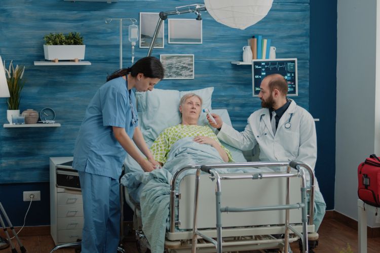 24/7 Emergency Home Health Care for Senior Patients at Home